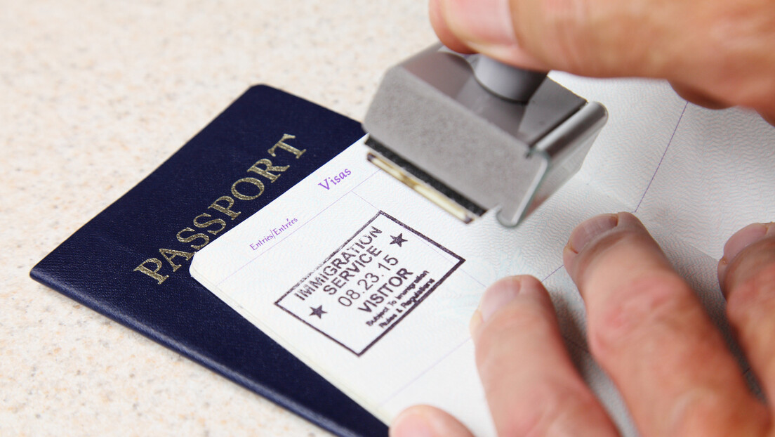 Трампове мере: Више од 55 милиона странаца са америчком визом на провери