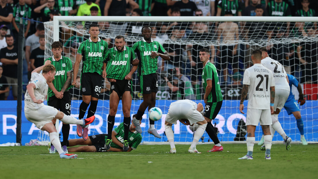 De Brujne debitovao golom, Napoli pobedom započeo odbranu titule