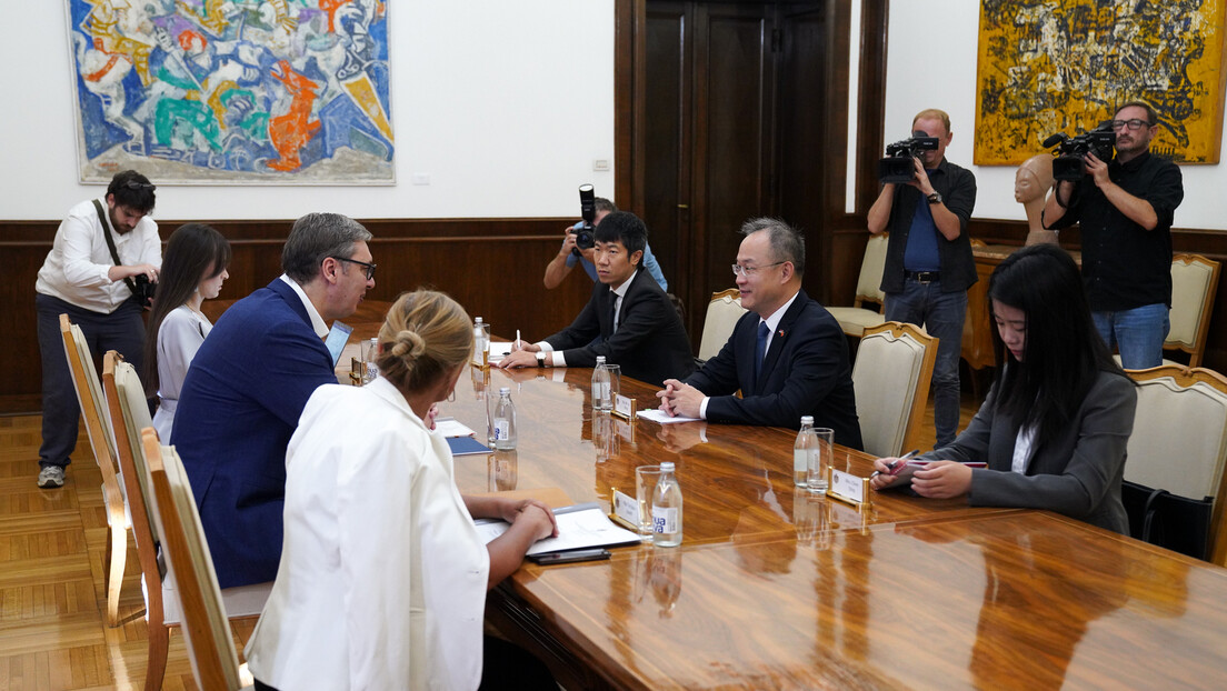 Predsednik Vučić sa ambasadorom Kine: Podrška prijatelja u međunarodnoj areni