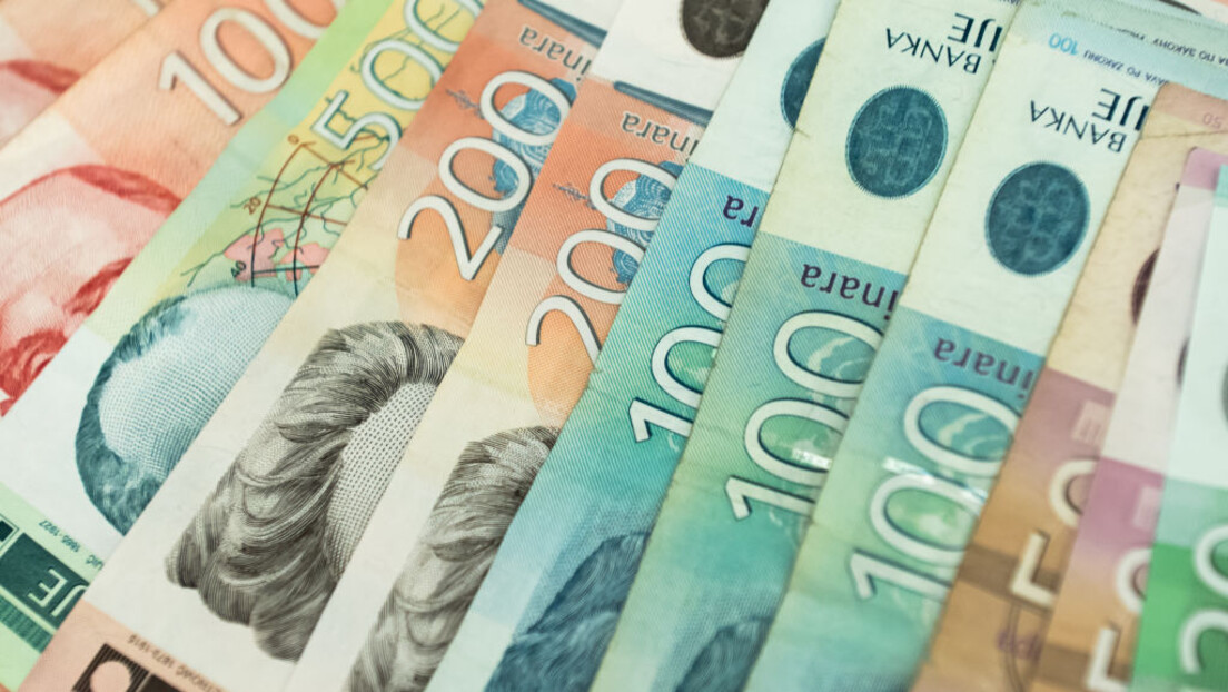 Sindikati uoči pregovora sa poslodavcima i vladom: Minimalna zarada da bude 70.000 dinara