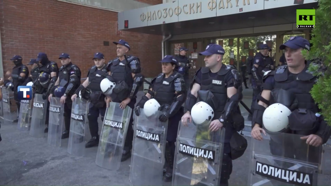 Protest kod Filozofskog u NS – dekan nudi dijalog, studenti mu dali dva sata da ispuni zahteve