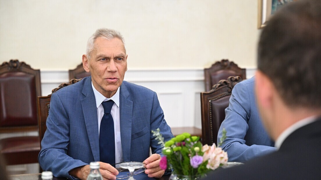 Руски амбасадор оптужује Запад за синхронизоване кризе: Координисани притисци на председника Вучића