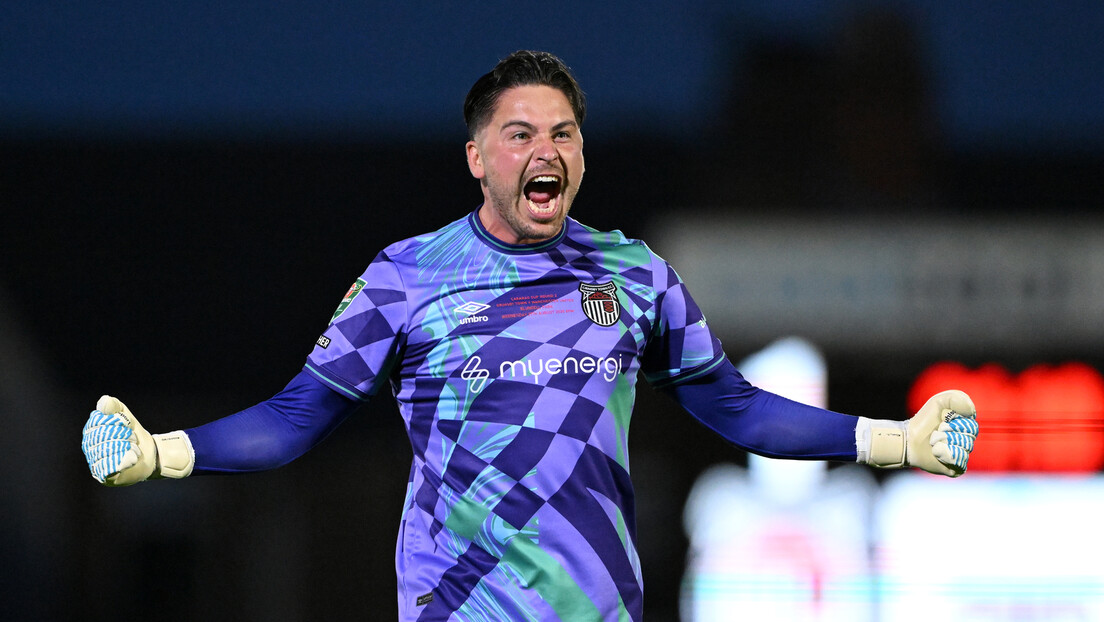 Golman koji je izbacio Junajted: Navijam za Mančester, pa sam i malo besan! (VIDEO)