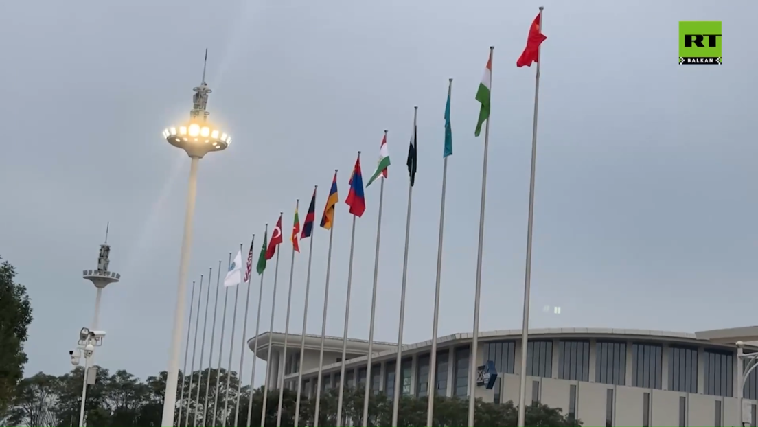 Sve spremno za samit ŠOS-a, RT Balkan na licu mesta: Visoki zvaničnici pristižu u Tjencin (VIDEO)