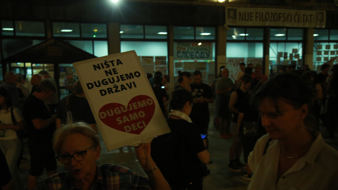 Ponovo protest ispred Filozofskog fakulteta u Novom Sadu