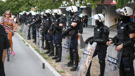 Vlast i opozicija kritikovali policiju: Dačić objavio gde se nalaze akustični LRAD uređaji