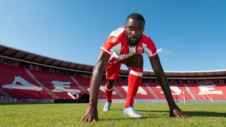 Звезда представила Бабику: Стигао из Тулуза и поручује – "Баш сам брз!"