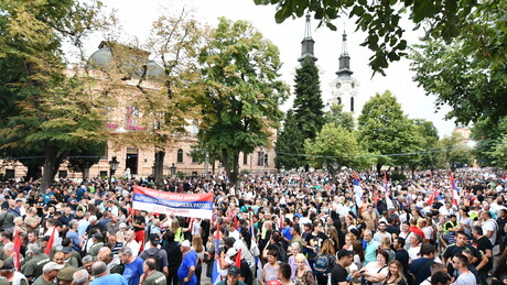 Дан сећања на "Олују" у Сремским Карловцима: Вучић обишао породицу која је била у избегличкој колони