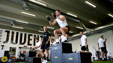 Vlahović ponuđen Junajtedu, ali "đavoli" ga ne žele – sve zbog jednog Slovenca