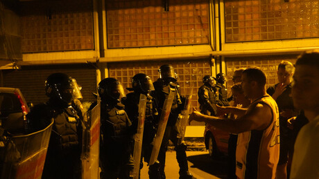 Дачић најавио хапшења: Повређено 42 полицајца, приведено 37 особа