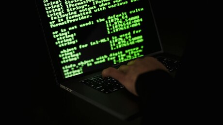 Veštačka inteligencija čini fišing pametnijim i opasnijim, posebno rizični biometrija i potpis