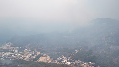 Požari u Crnoj Gori: Stanje se pogoršalo u Nikšiću, angažovana pomoć iz vazduha