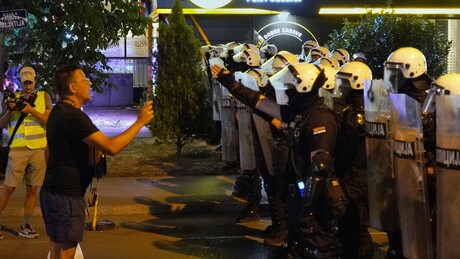 МУП: Приведено 56 особа, повређено шест полицијских службеника