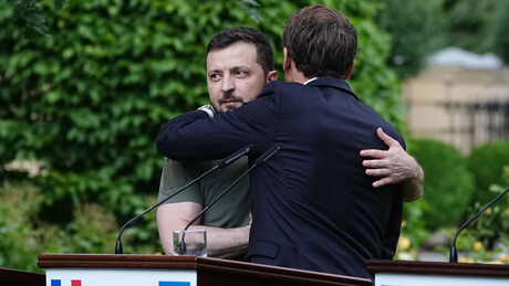 Makron pred put u Vašington: Zelenski i Evropa na istom frontu