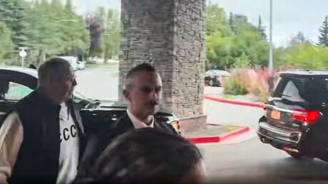 "Efekat Sergeja Lavrova": Duks sa natpisom SSSR rasprodat za samo par sati