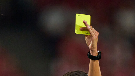 Причаш на руском језику? Ево ти жути картон!