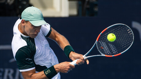 Међедовић рутински срушио Канађанина за четвртфинале