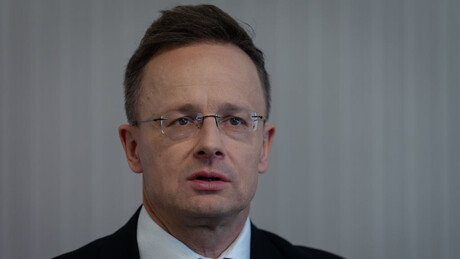 Сијарто: ЕУ покушава да свргне власти у Мађарској, Србији и Словачкој