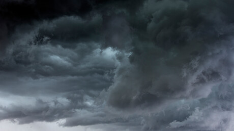 Nevreme juri ka Srbiji: Deo zemlje na udaru grada i olujnog vetra