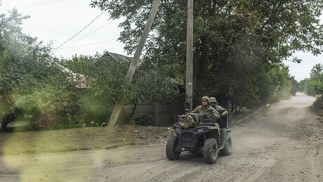 Украјина на фронт шаље и пензионере, а брат премијерке ужива у Лондону