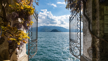 Цена, права ситница: На продају Берлусконијева "бунга бунга" вила на Сардинији