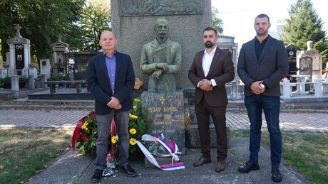 Članovi Pokreta socijalista položili venac na grob Petra Kočića
