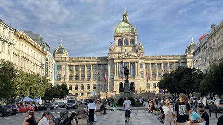 Праг: "Мајмун" склонио украјинску заставу са Народног музеја