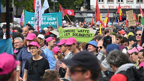Nemačka policija silom rasterala antivojni protest u Kelnu