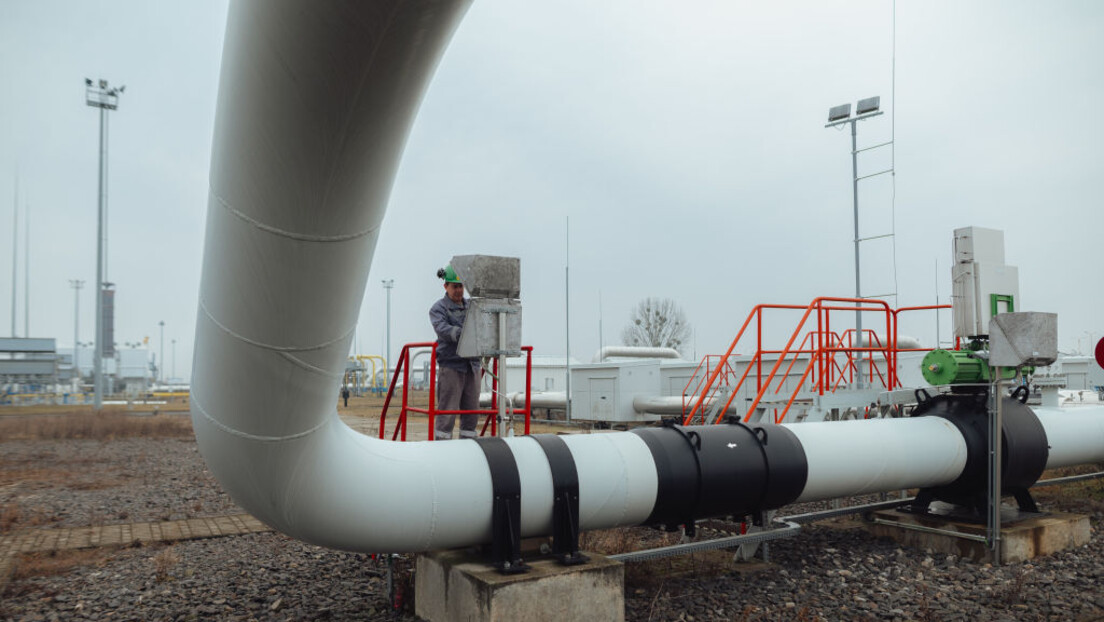 Због украјинских напада, Мађарска убрзава градњу нафтовода до Србије