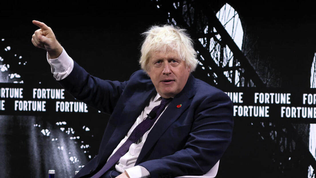 Путин на црвеном тепиху, Џонсон на ивици живаца