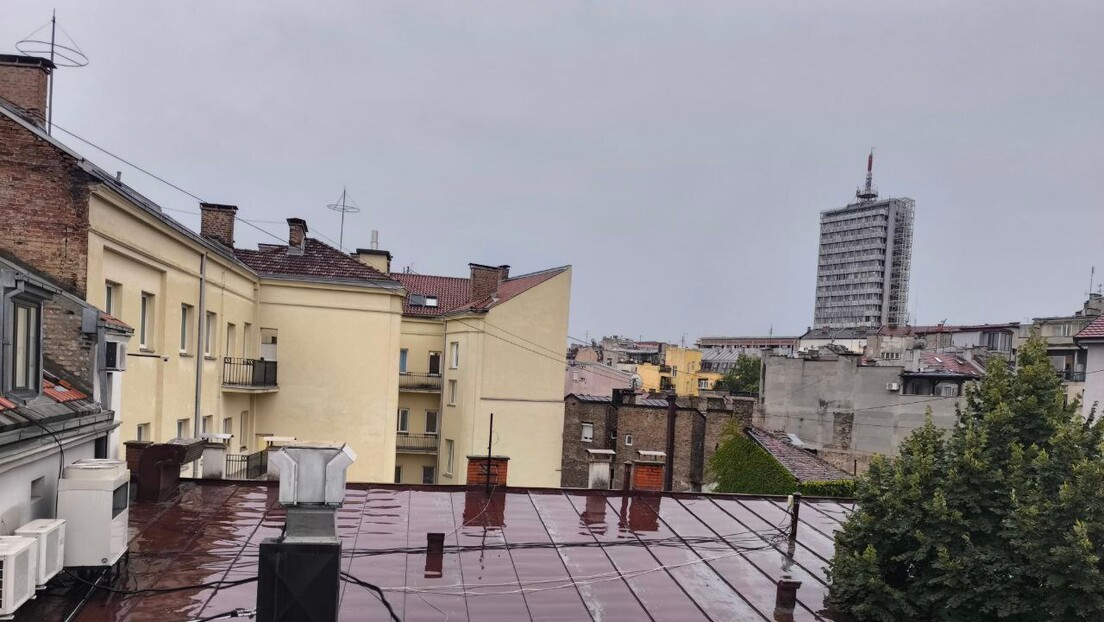 Nevreme u Srbiji: Olujni vetar u Kragujevcu, grad u Valjevu