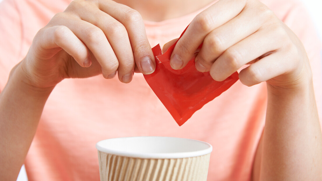 Вештачки заслађивачи могу убрзати старење мозга за 1,6 година - посебно код ове групе људи