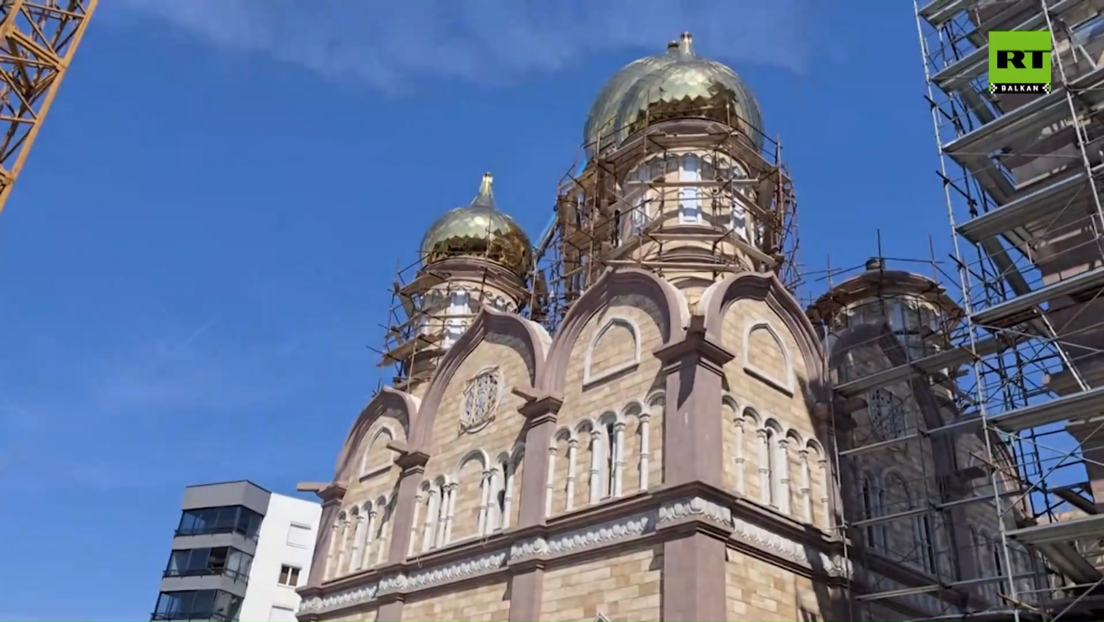 Postavljanjem kupola završeni spoljni radovi na srpsko-ruskom hramu u Banjaluci (VIDEO)