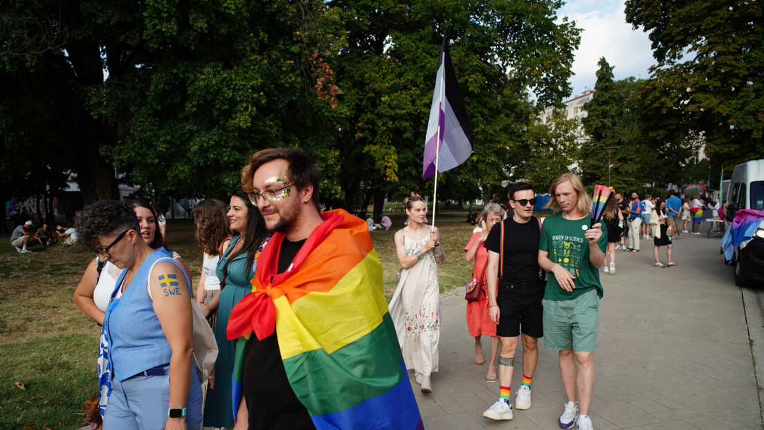 Prajd "Za porodicu" i studente: Protestna šetnja u Beogradu