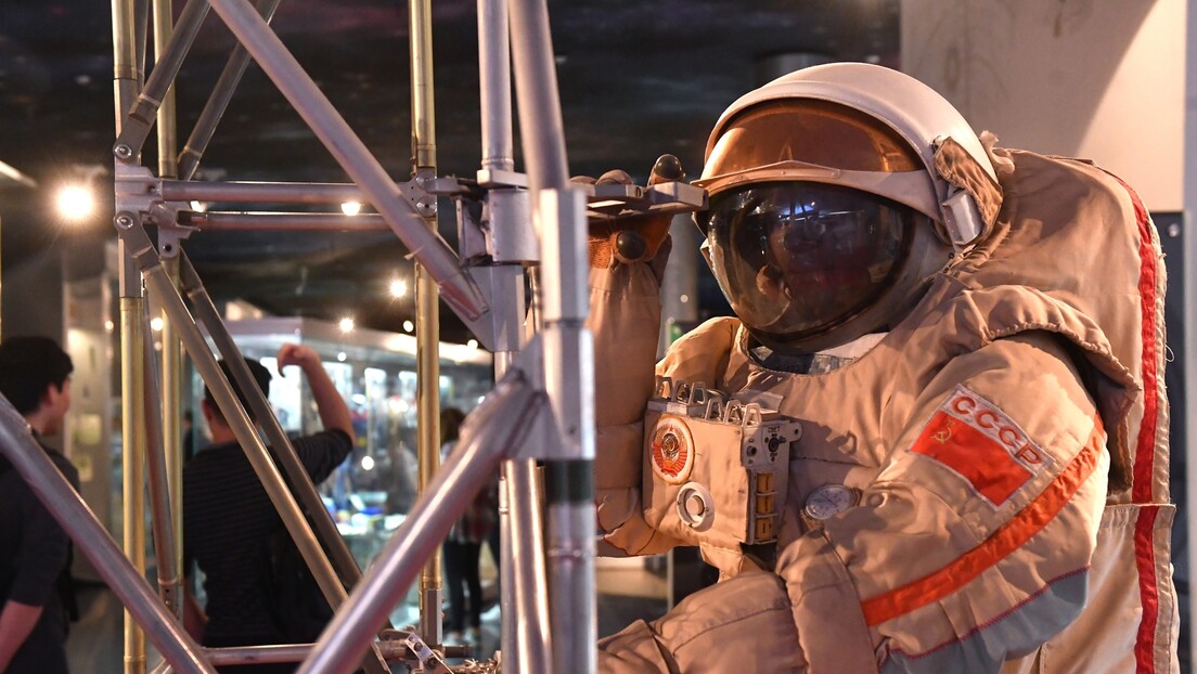 Еволуција скафандера за излазак у отворен свемир (ФОТО)