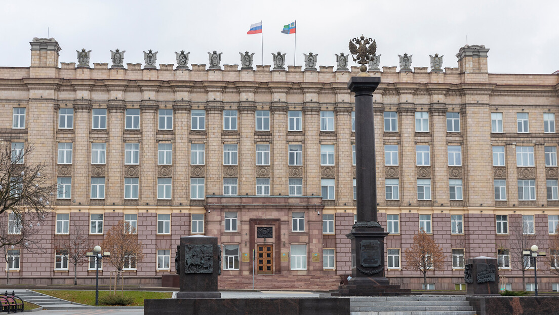 Украјинци гађали зграду владе у Белгородској области: Руси оборили више од сто дронова