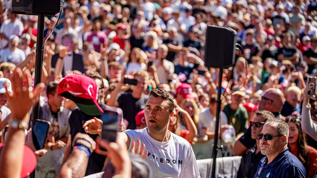 Amerika još traga za ubicom Čarlija Kirka: Bajden i Obama osudili nasilje