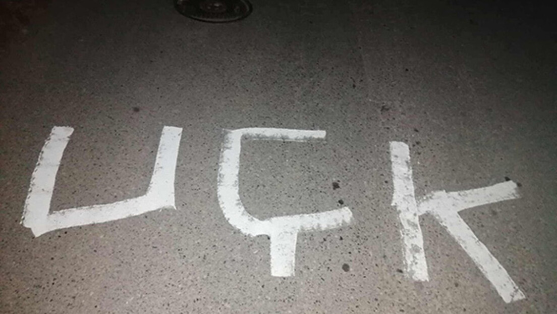 Grafiti sa oznakama terorističke OVK u Novom Brdu