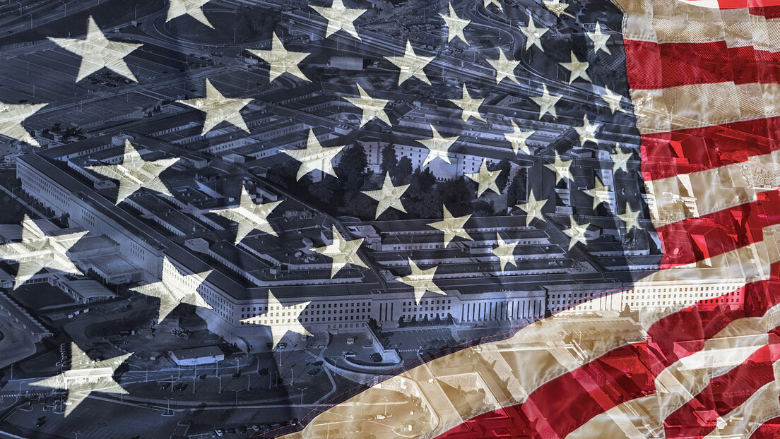 А од кума: САД усвојиле војни буџет, колико новца иде Украјини?