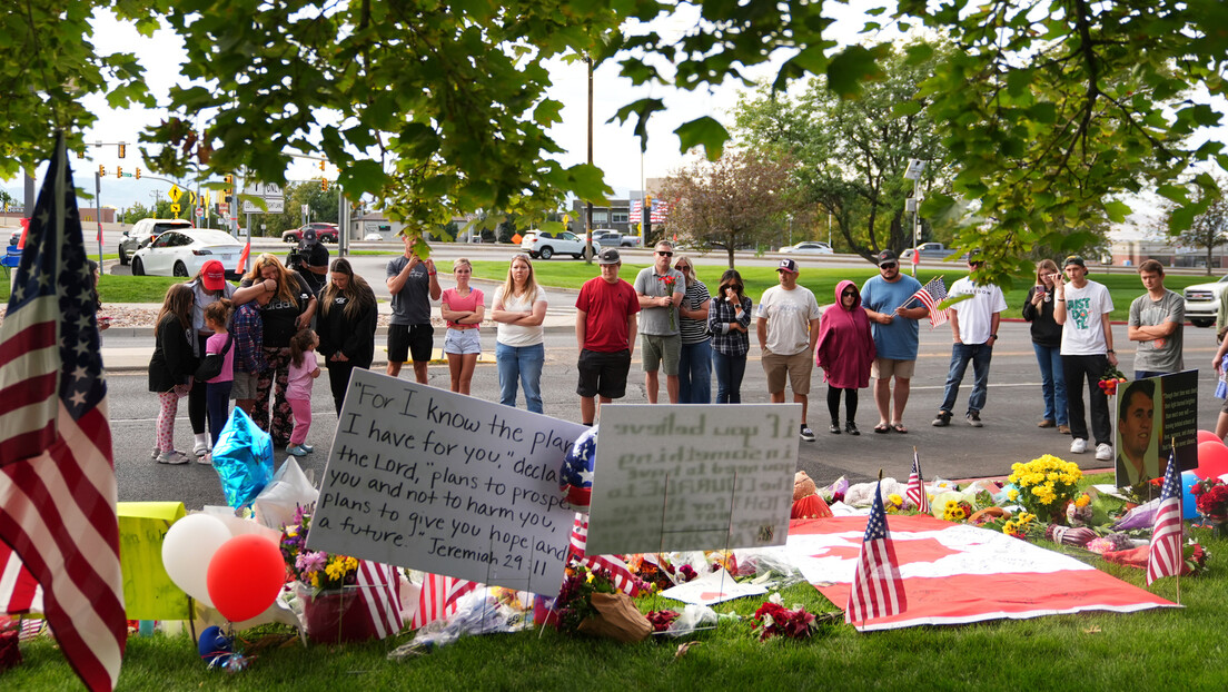 Hiljade Amerikanaca odalo počast Čarliju Kirku