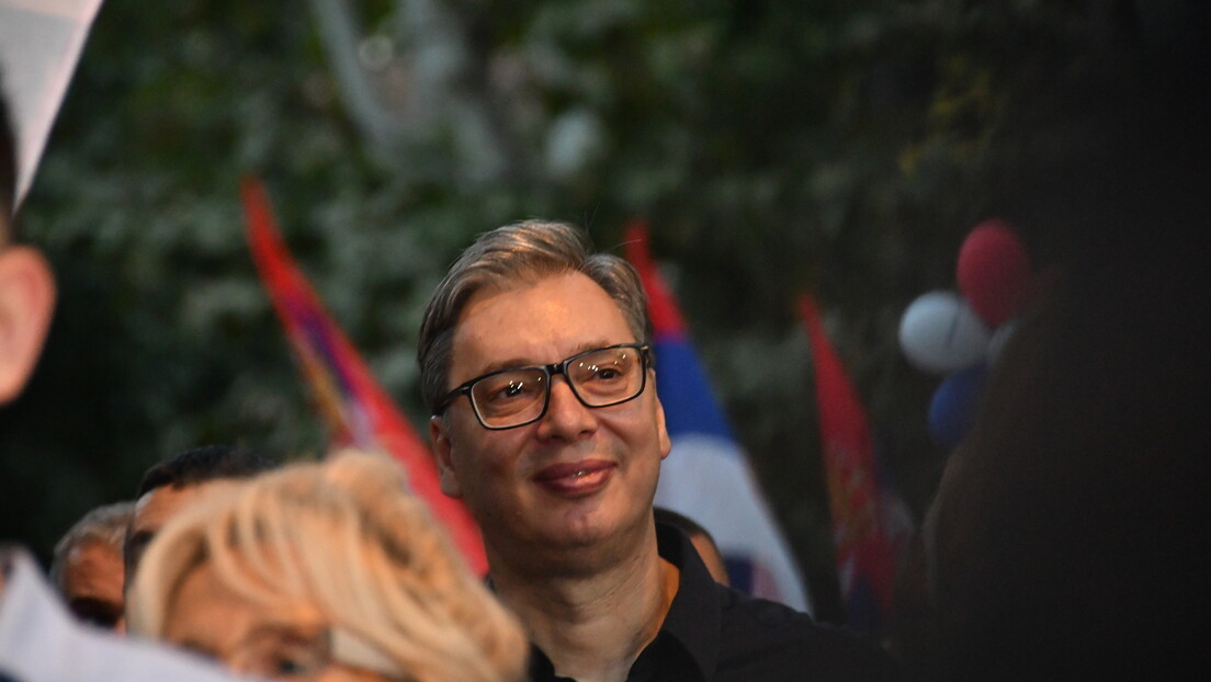 Вучић: Људи само хоће да живе нормално, пропала је обојена револуција