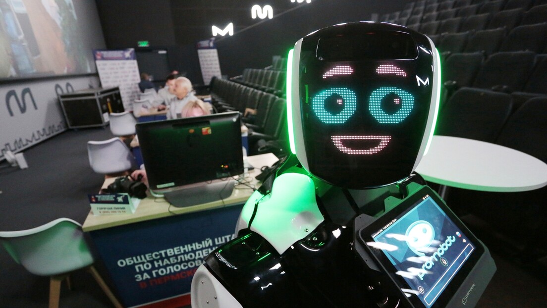 U Permskom kraju u Rusiji izbore nadzire - robot (VIDEO)