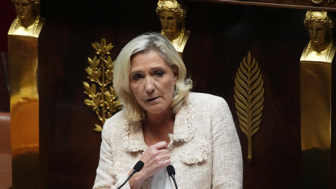 Ле Пенова: Влади Лекорнија ће бити изгласано неповерење за неколико недеља или месеци