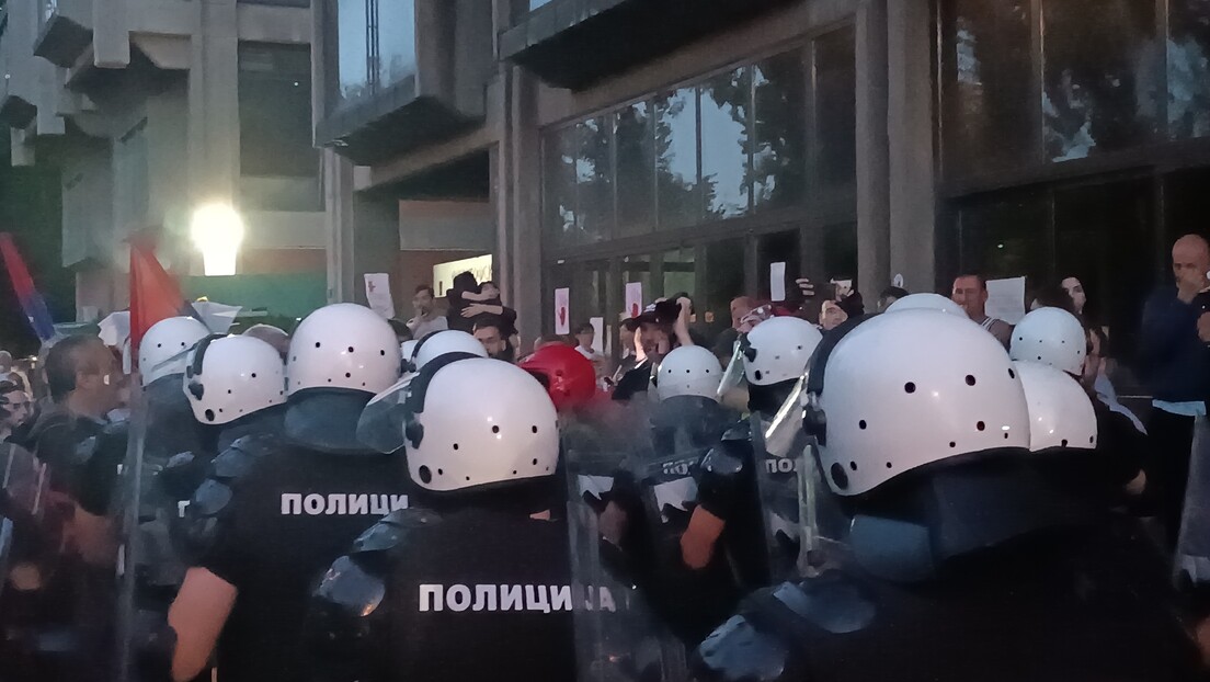 Огласио се МУП:  У Новом Саду није коришћен ЦН гас