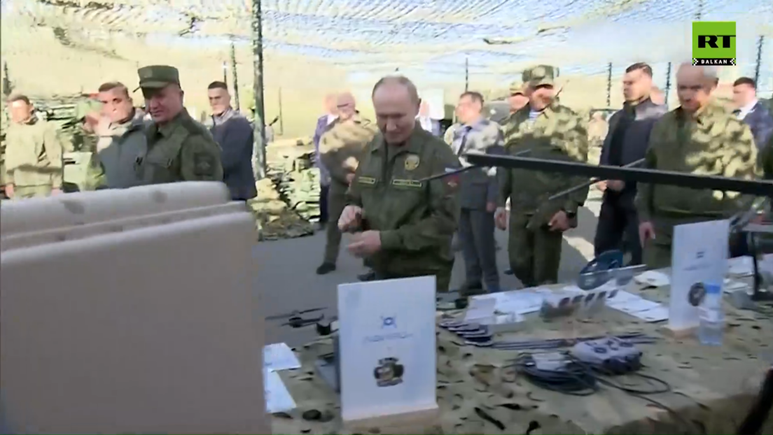 Putin ponovo obukao uniformu i otkrio cilj vežbi "Zapad– 2025"