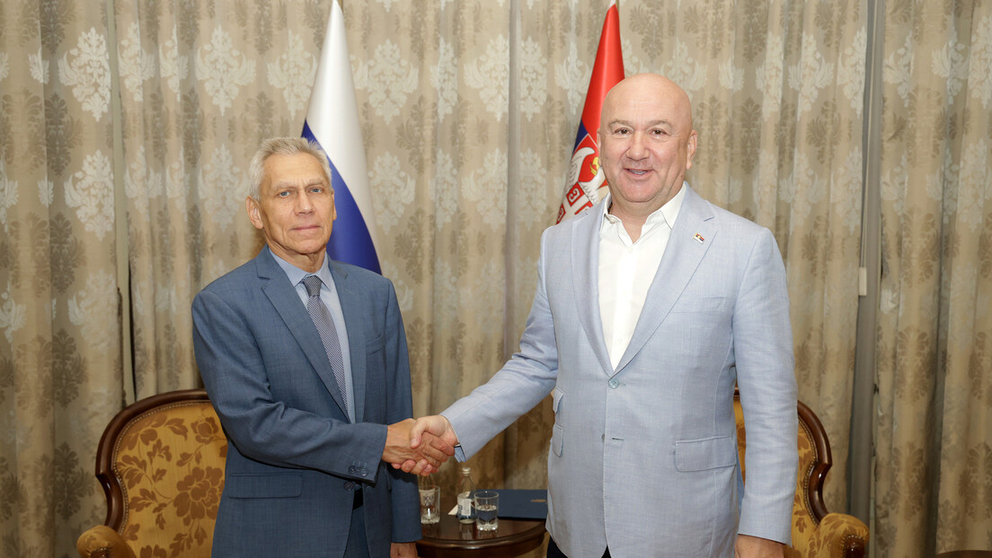 Амбасадор Боцан-Харченко с министром Поповићем: Договорен кључни циљ продубљивања односа две земље