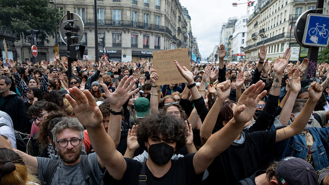 Veliki protesti u Francuskoj: Na ulicama se očekuje do 900.000 ljudi, prekid javnog prevoza