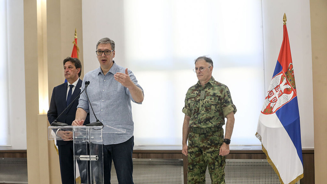 Vučić: Građani će videti snažnu i moćnu srpsku armiju