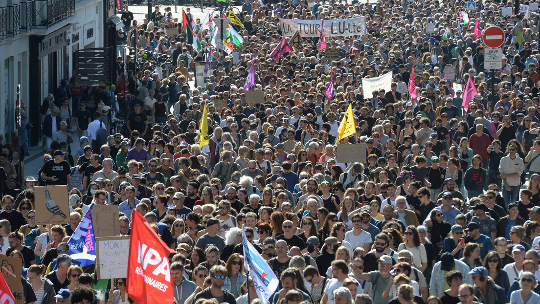 Протести у Француској: Синдикати се жале на реаговање полиције, студенти блокирали фабрике оружја