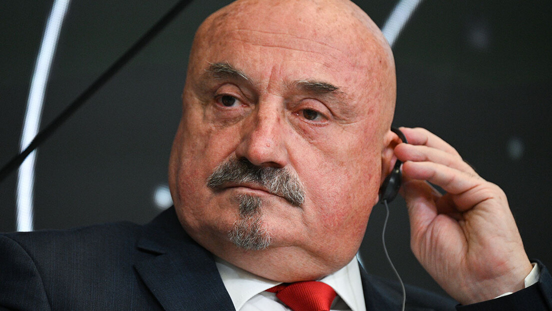 Петронијевић поново упозорава: Тортура над Караџићем у Великој Британији